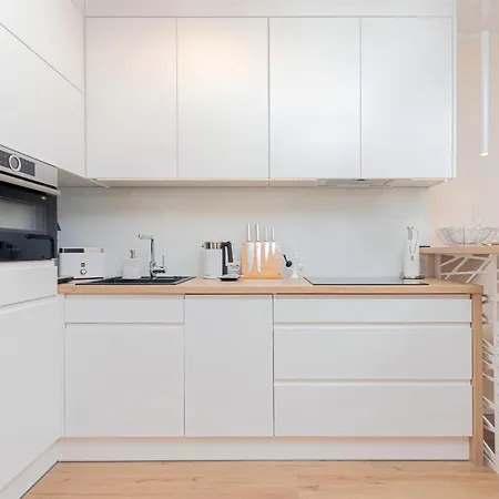 Awanport Zeromskiego By Renters *