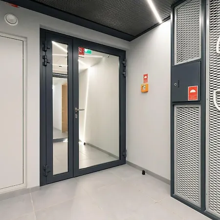 Awanport Zeromskiego By Renters גדינייה